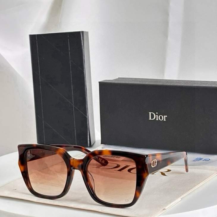 Picture of Dior Sunglasses _SKUfw77619926fw